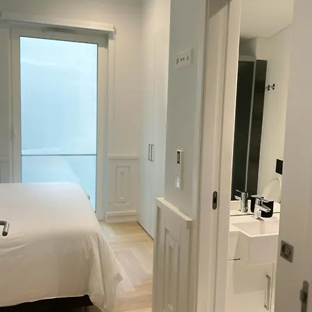 2 Ensuite Bedrooms Walk To Rossio Ac Lisbon